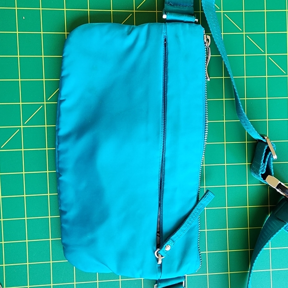 LULULEMON Travel Pooch Fanny Pack - Picture 6 of 11